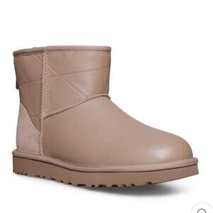 UGG Classic Short Tan Boots